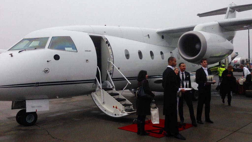 Five Advantages of Using an Aircraft Charter for International Business Travel